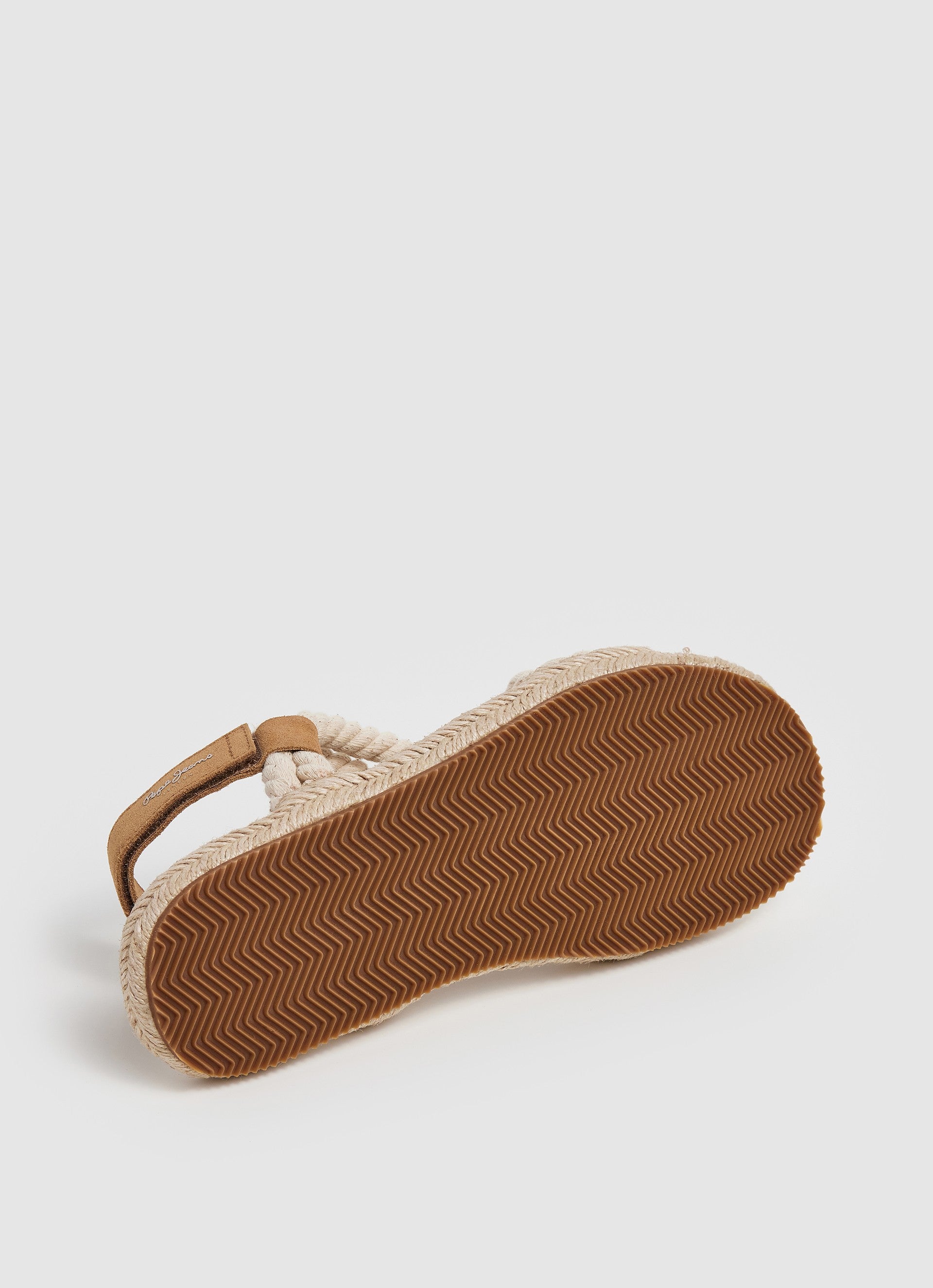 סנדלי חבלים שטוחים לגברים בצבע בז'