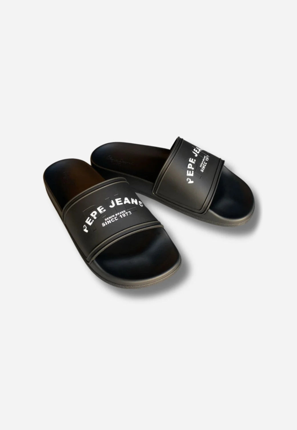 כפכפי גברים ROMA לוגו בצבע לבן