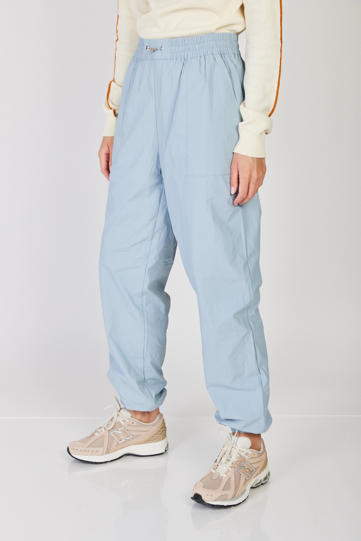 מכנסי ניילון Karson בצבע תכלת