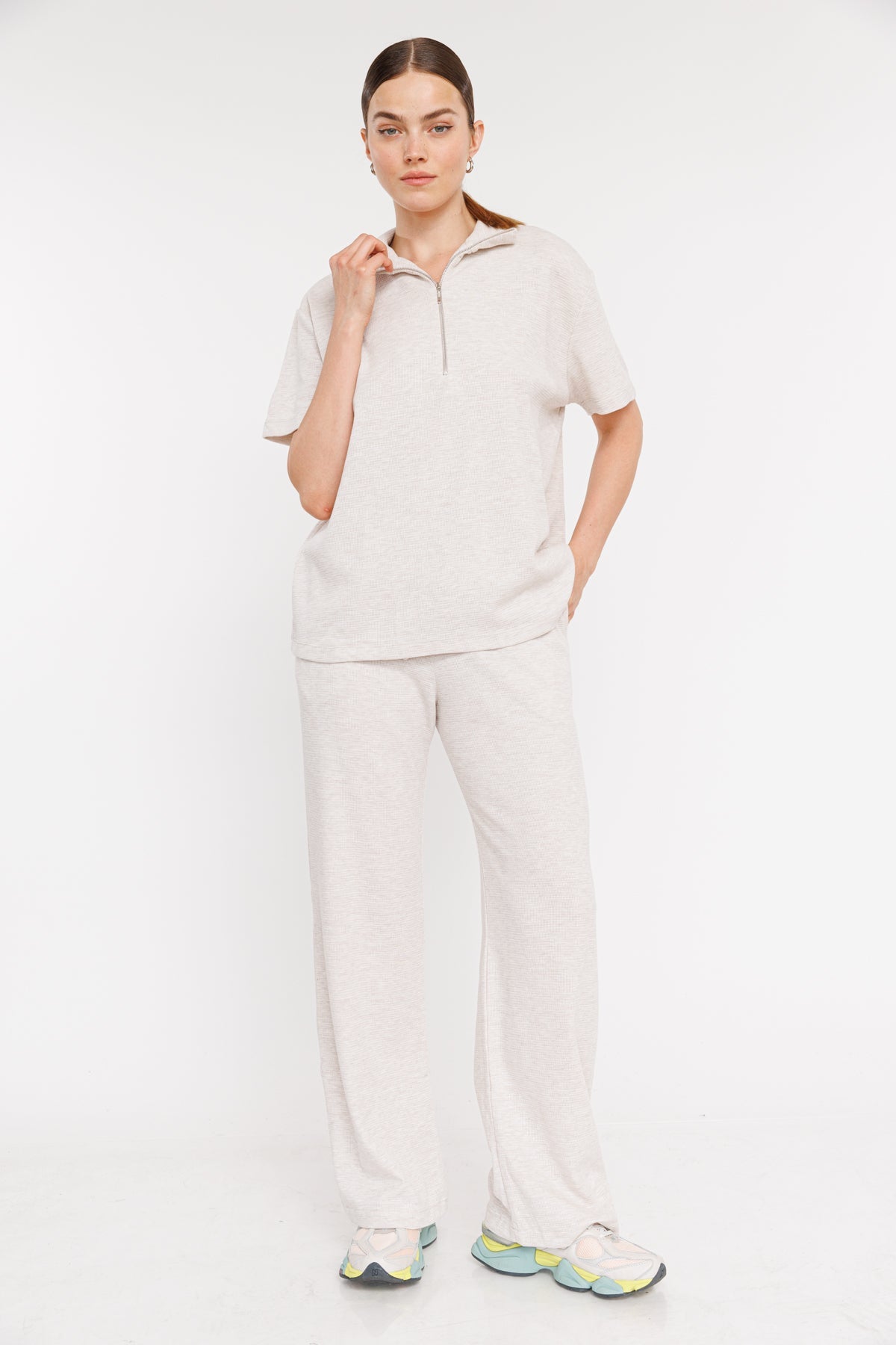 מכנסי טרנינג רחבים Alphi בצבע שמנת