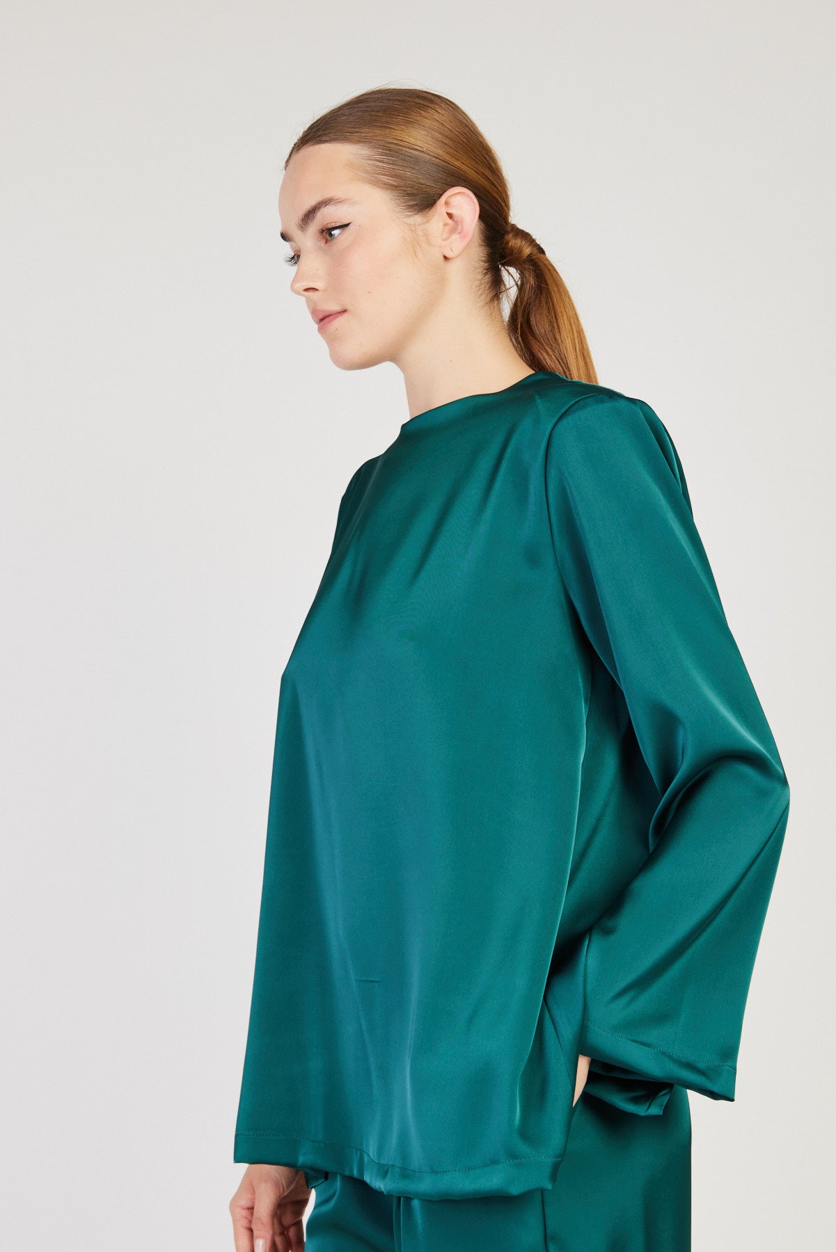 חולצת Himani בצבע ירוק כהה