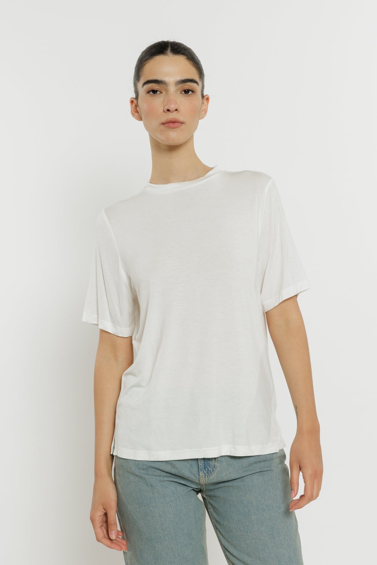 טי שירט Lia בצבע לבן