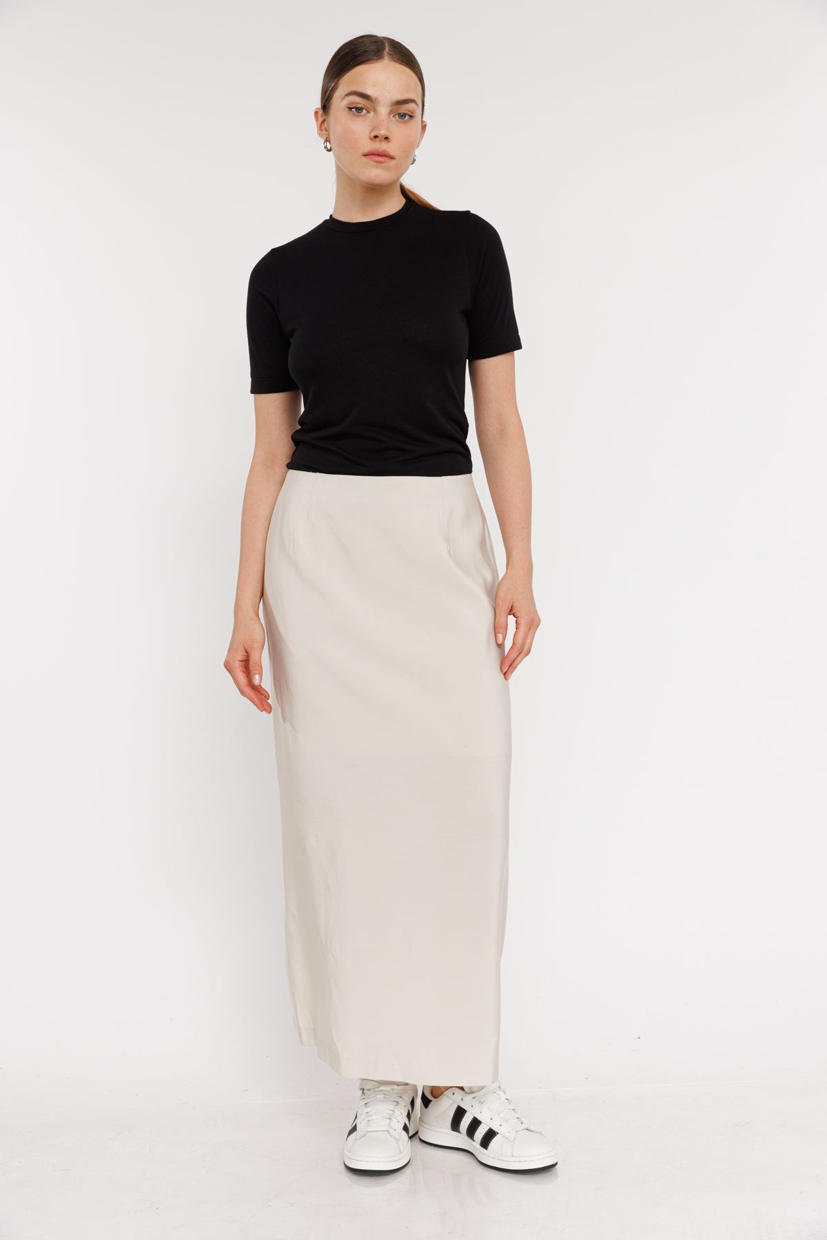 חצאית עיפרון Nadine בצבע בז'