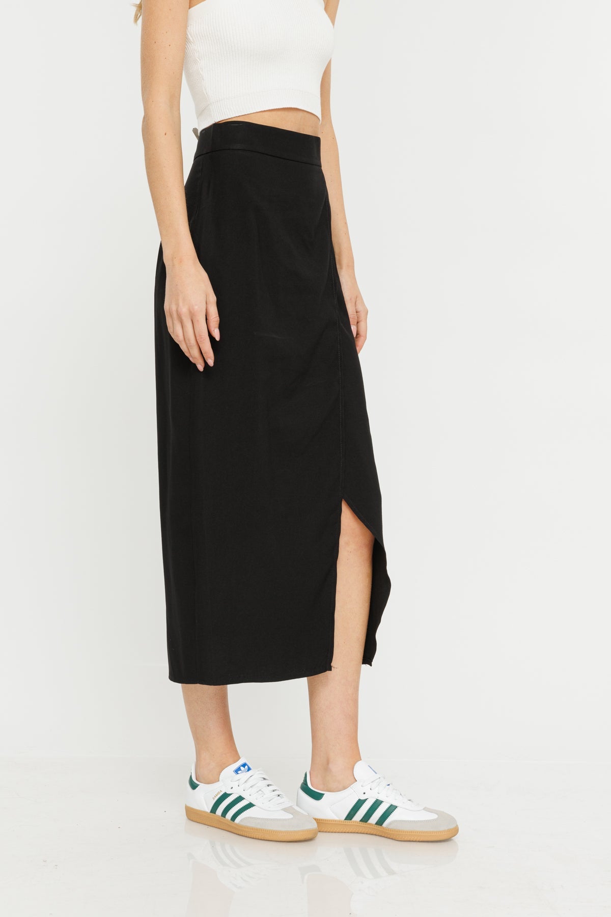 חצאית מעטפת Overlap בצבע שחור