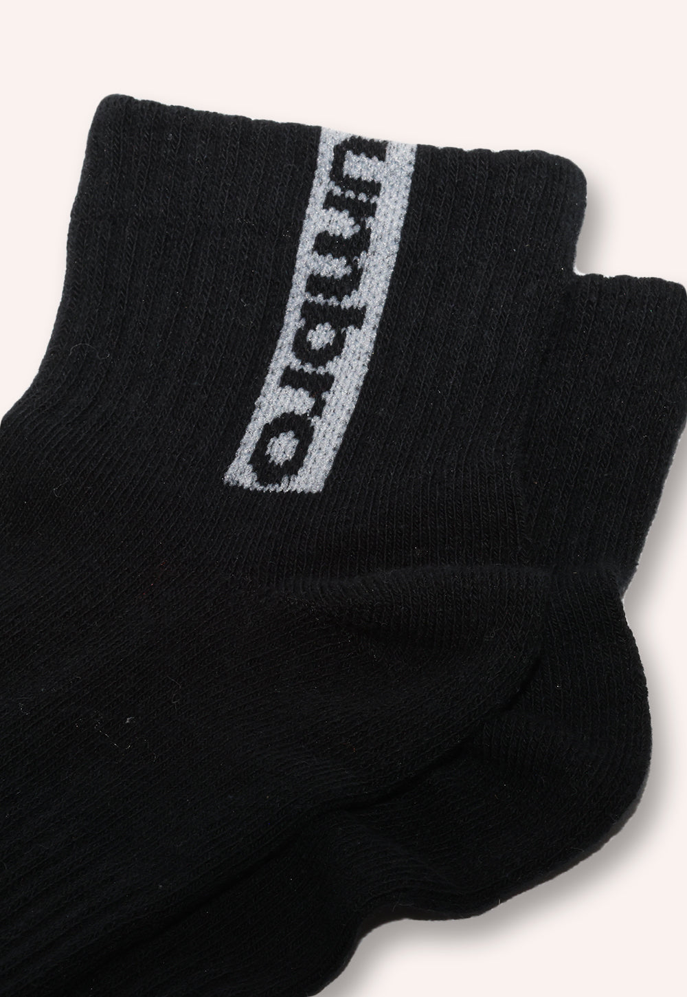 מארז 3 זוגות גרביים רבע אורך לנשים בצבע שחור – מידה 35–41