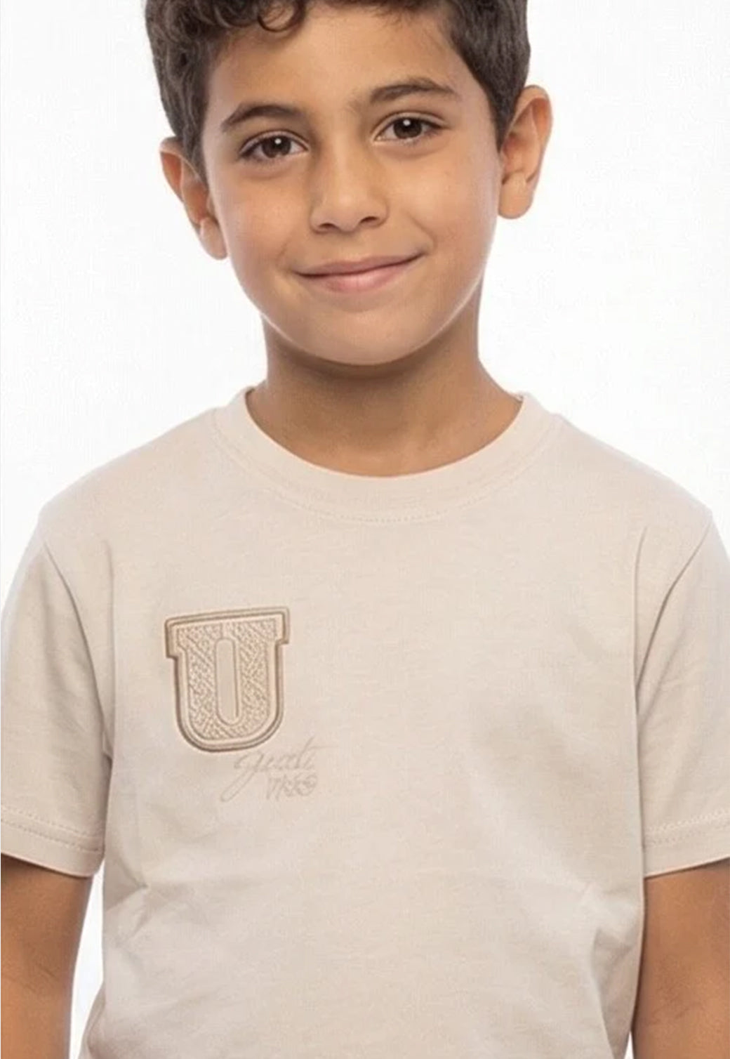 סט טי שירט ומכנס קצר UMBRO לילדים בצבעי שמנת וחאקי
