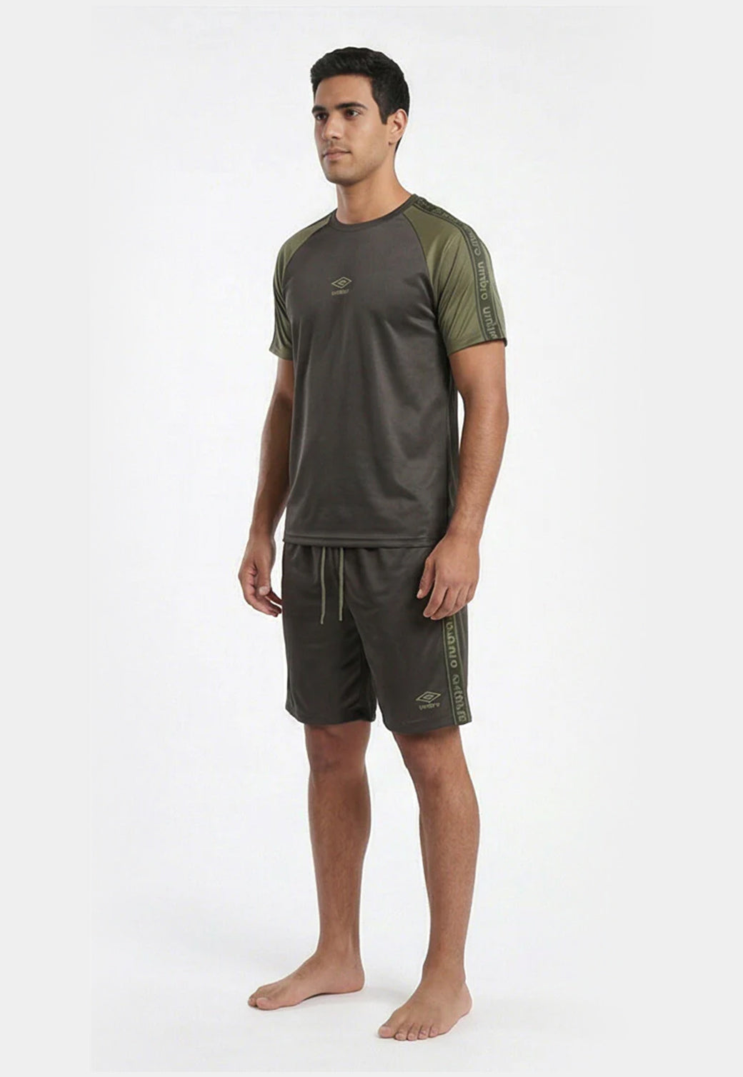 סט אימון UMBRO לגברים בצבע זית ואפור כהה עם לוגו יהלום בגב
