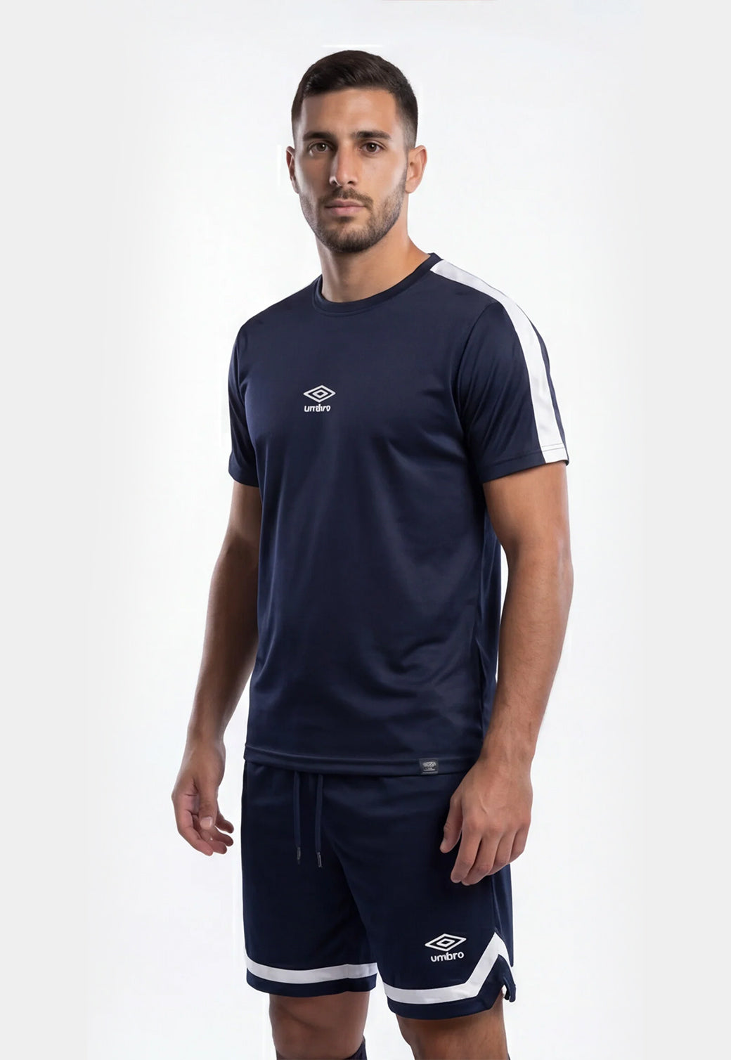 סט אימון UMBRO לגברים בצבע כחול נייבי עם עיטורים לבנים