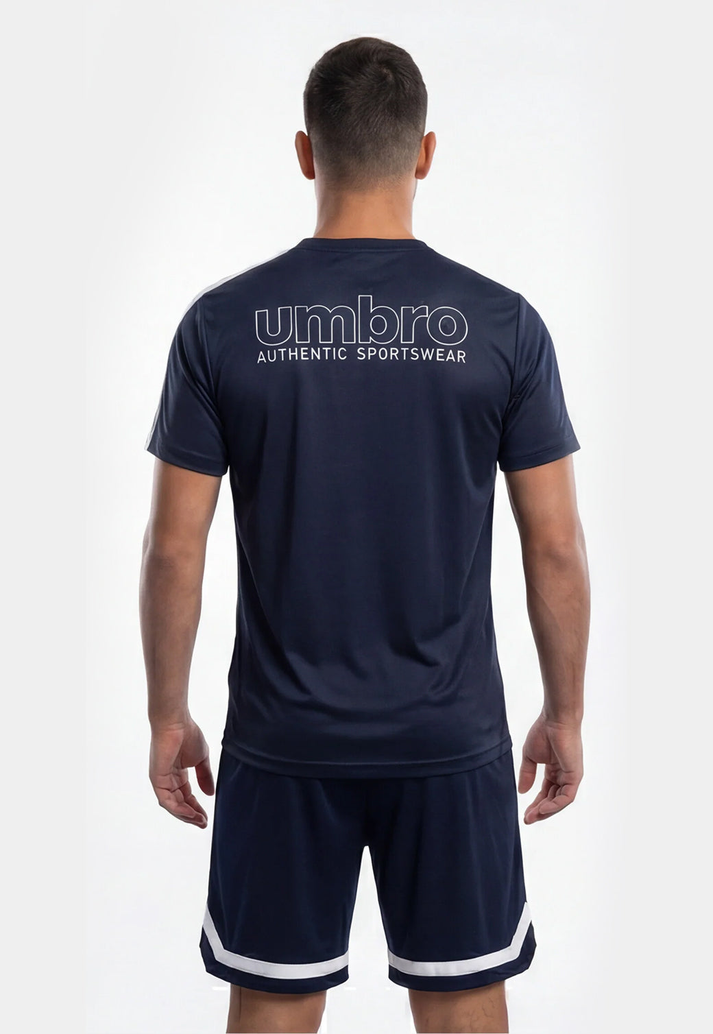 סט אימון UMBRO לגברים בצבע כחול נייבי עם עיטורים לבנים