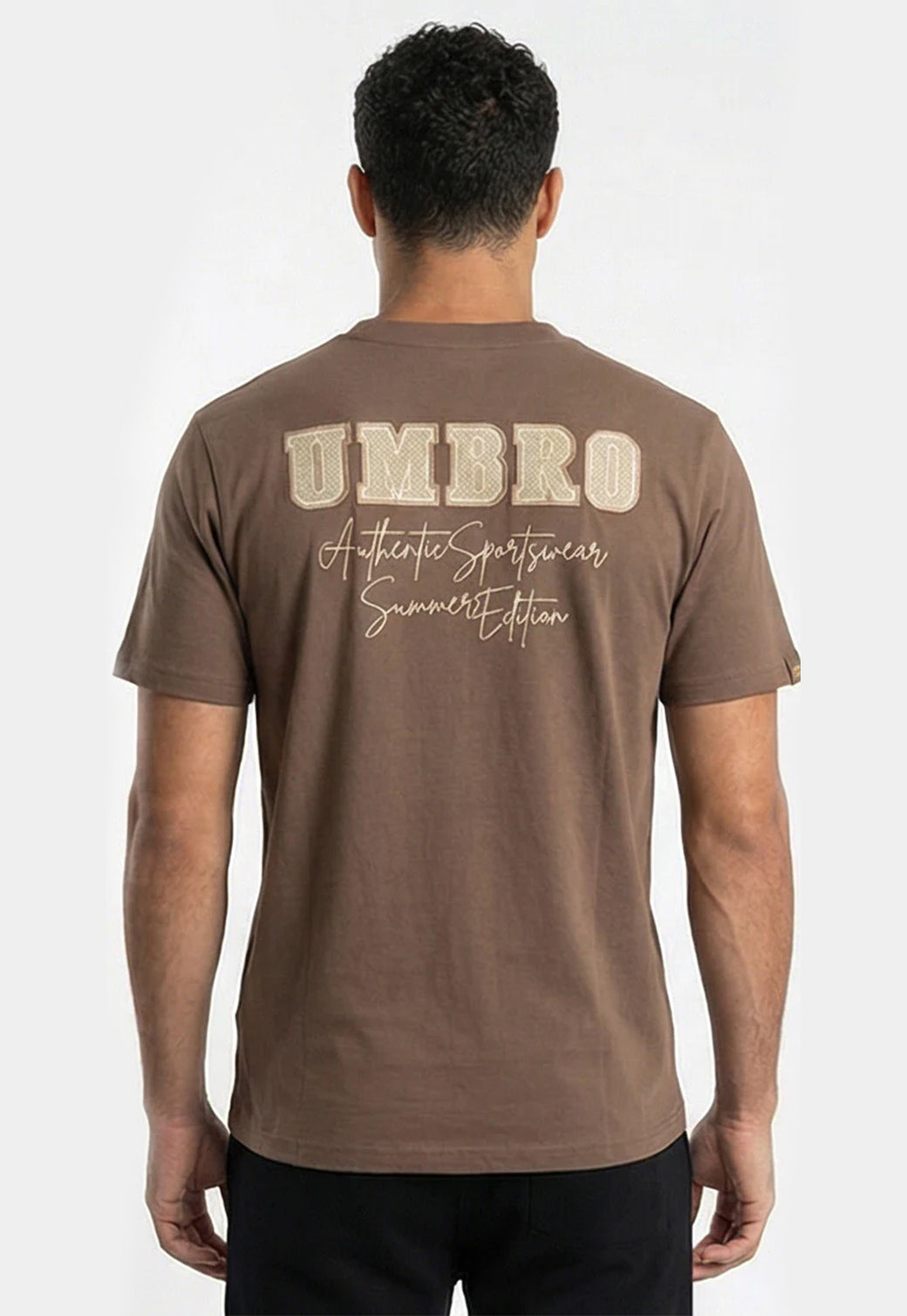 טי שירט UMBRO לגברים בצבע מוקה עם הדפס לוגו תפוח בגב
