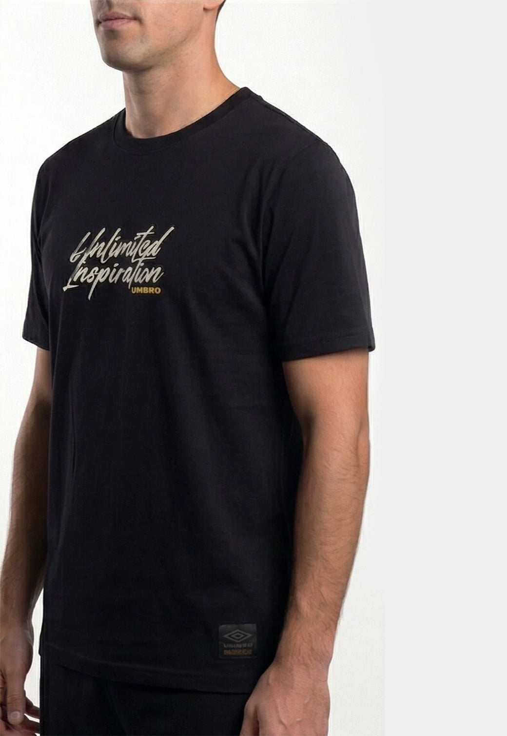 טי שירט UMBRO לגברים בצבע שחור עם הדפס Unlimited Inspiration