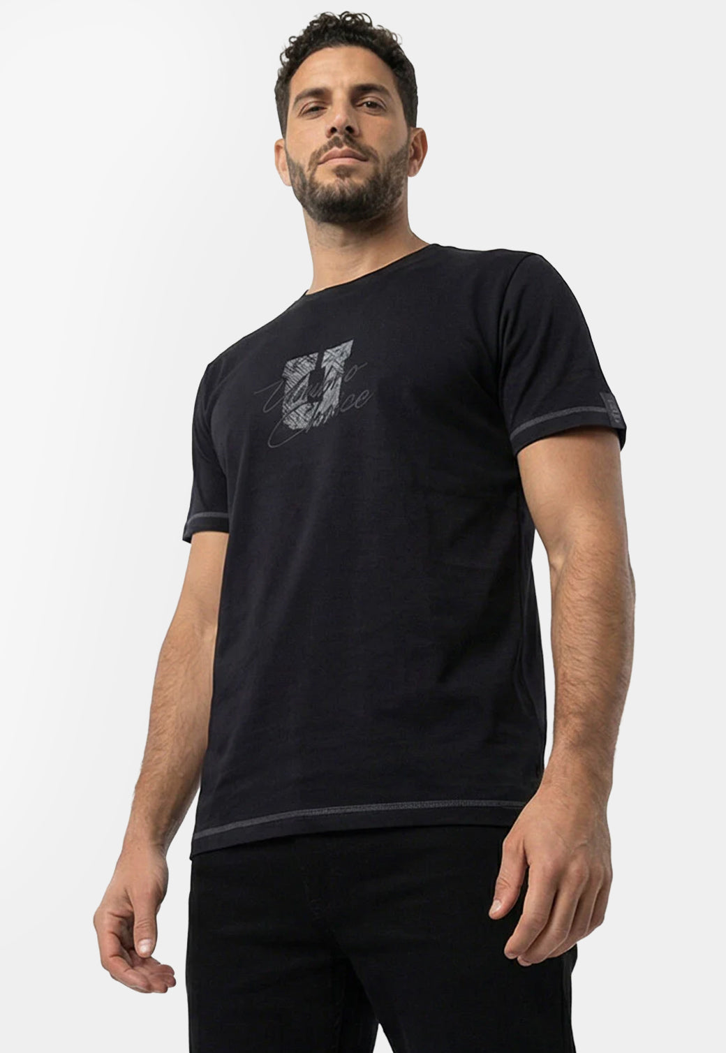 טי שירט UMBRO לגברים בצבע שחור עם הדפס Unusual Collection בגב