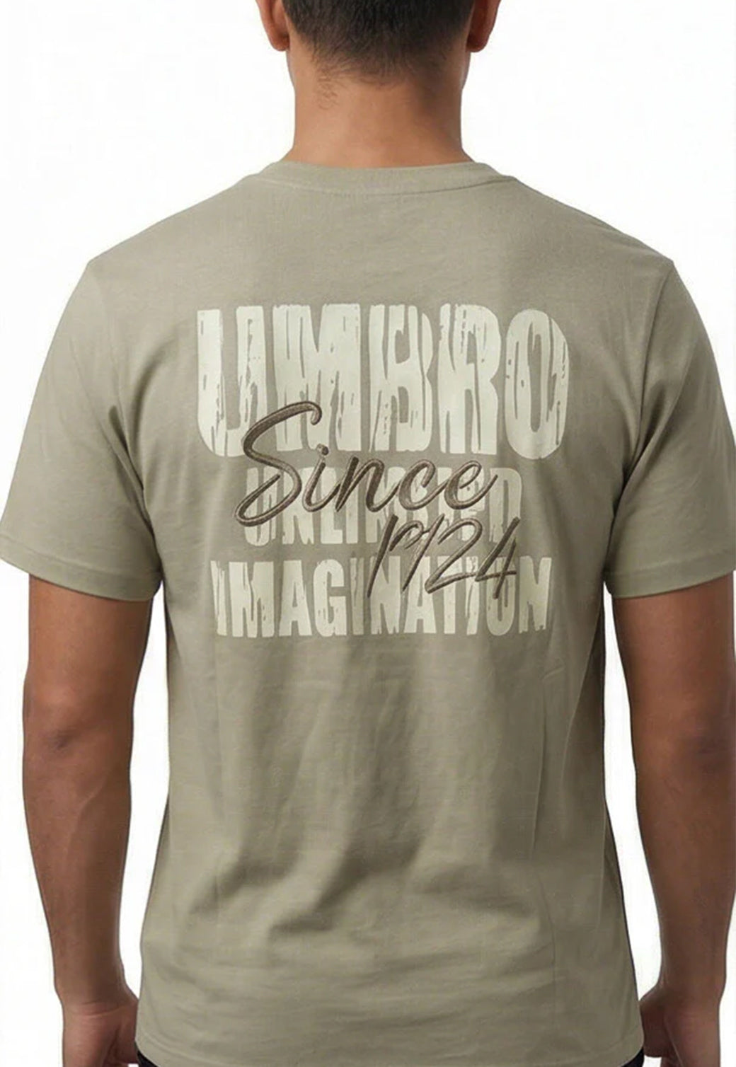 טי שירט UMBRO לגברים בצבע זית עם הדפס Since 1924 IMAGINATION בגב