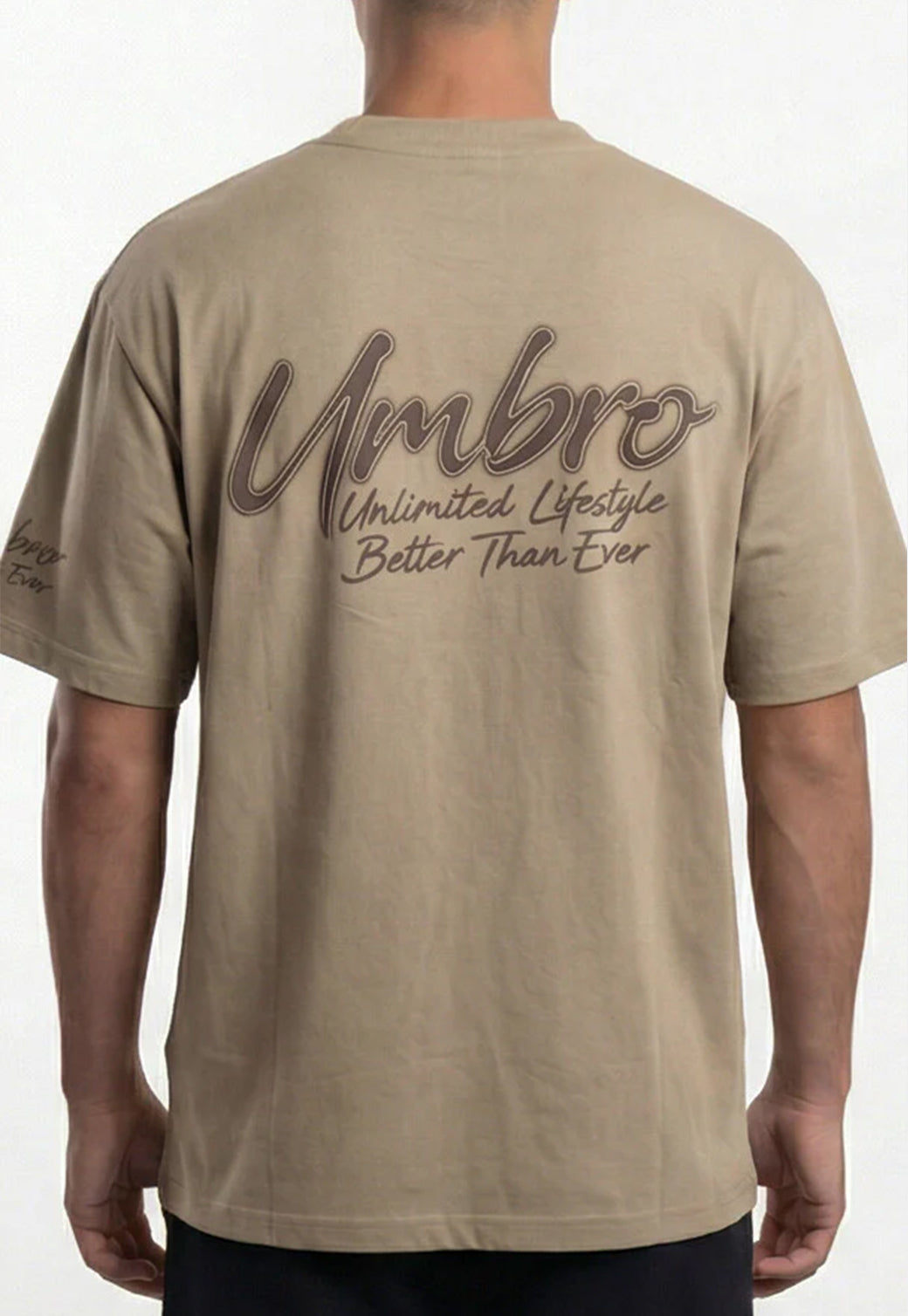 טי שירט אוברסייז UMBRO לגברים בצבע בז' עם לוגו כתב בחזה