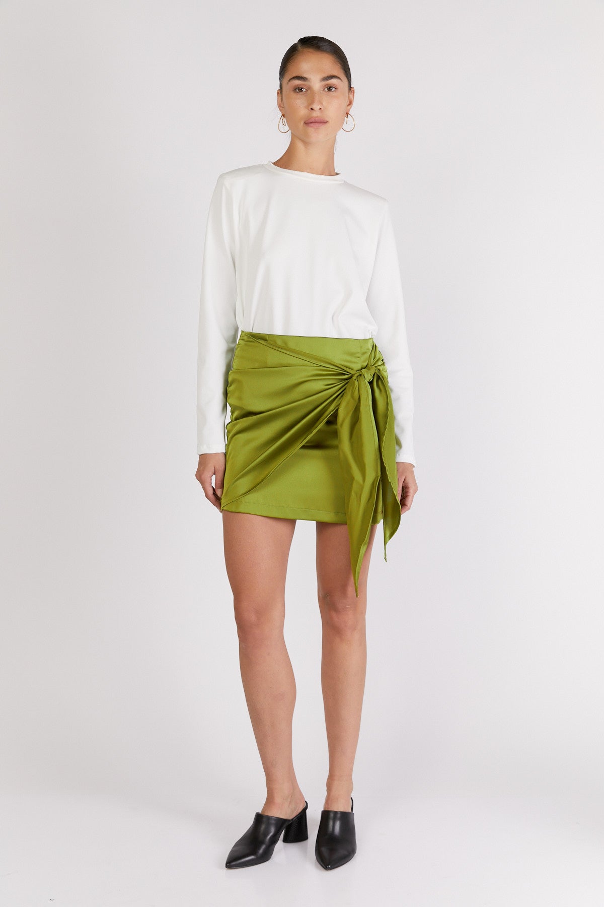 חצאית אלדן בצבע זית