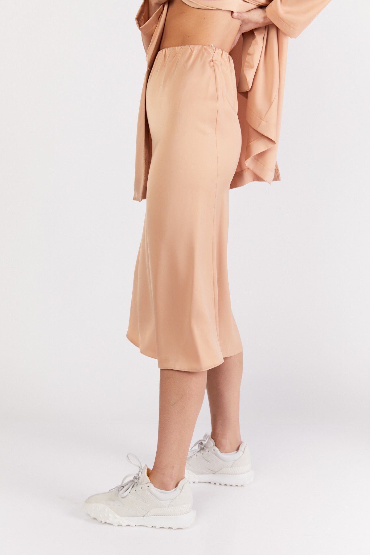 חצאית אלכס בצבע קאמל