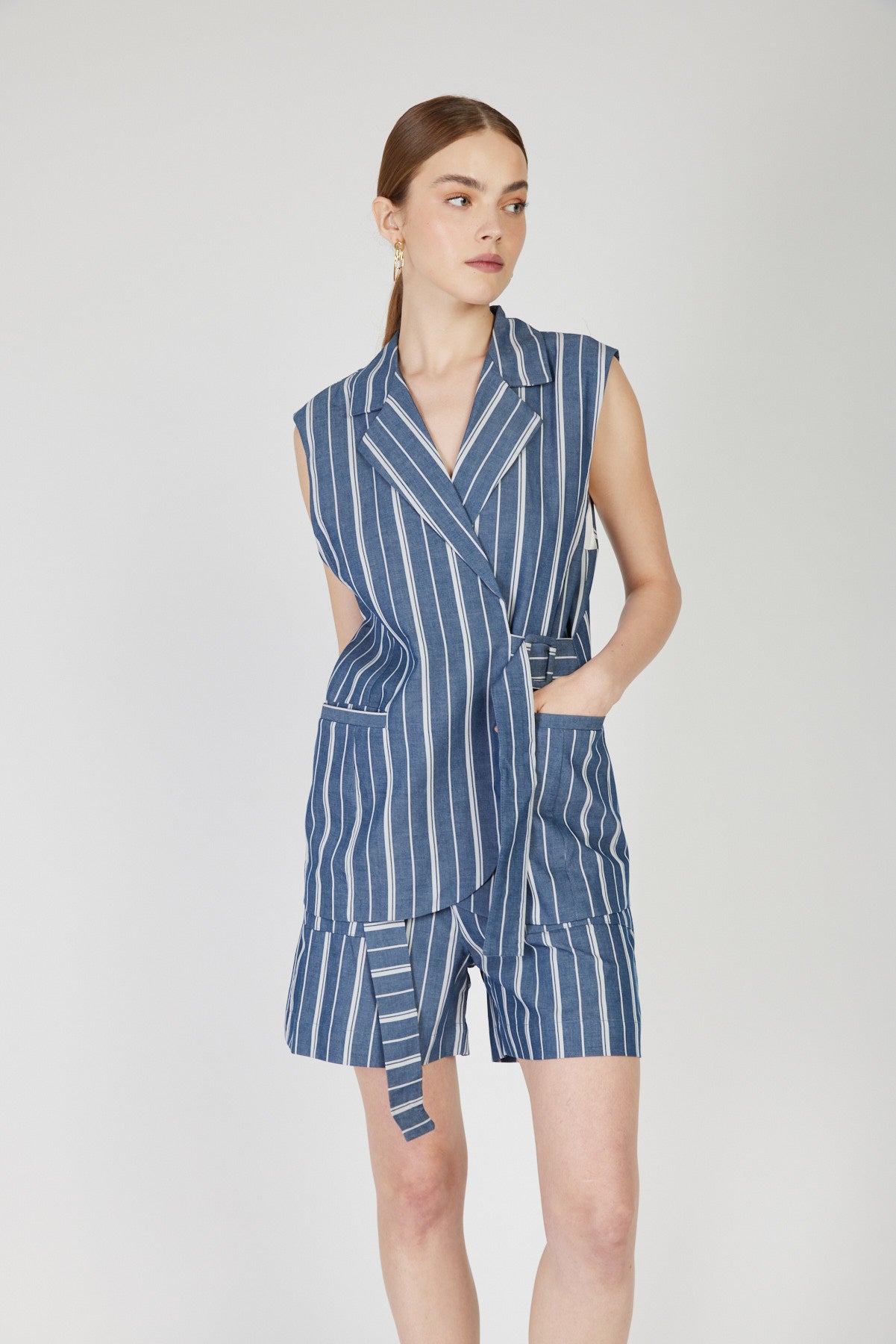 מכנסי ברמודה אלגון בדוגמת פסים כחול\לבן