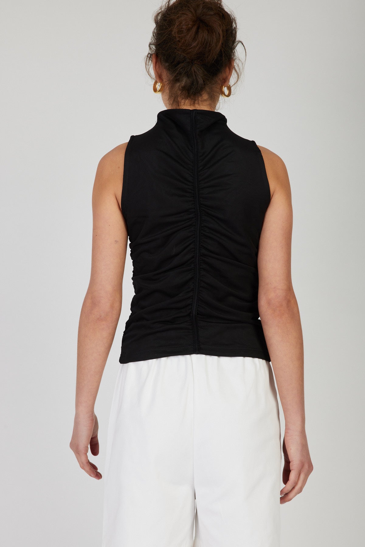 גופיית קלאוד כיווצים בצבע שחור