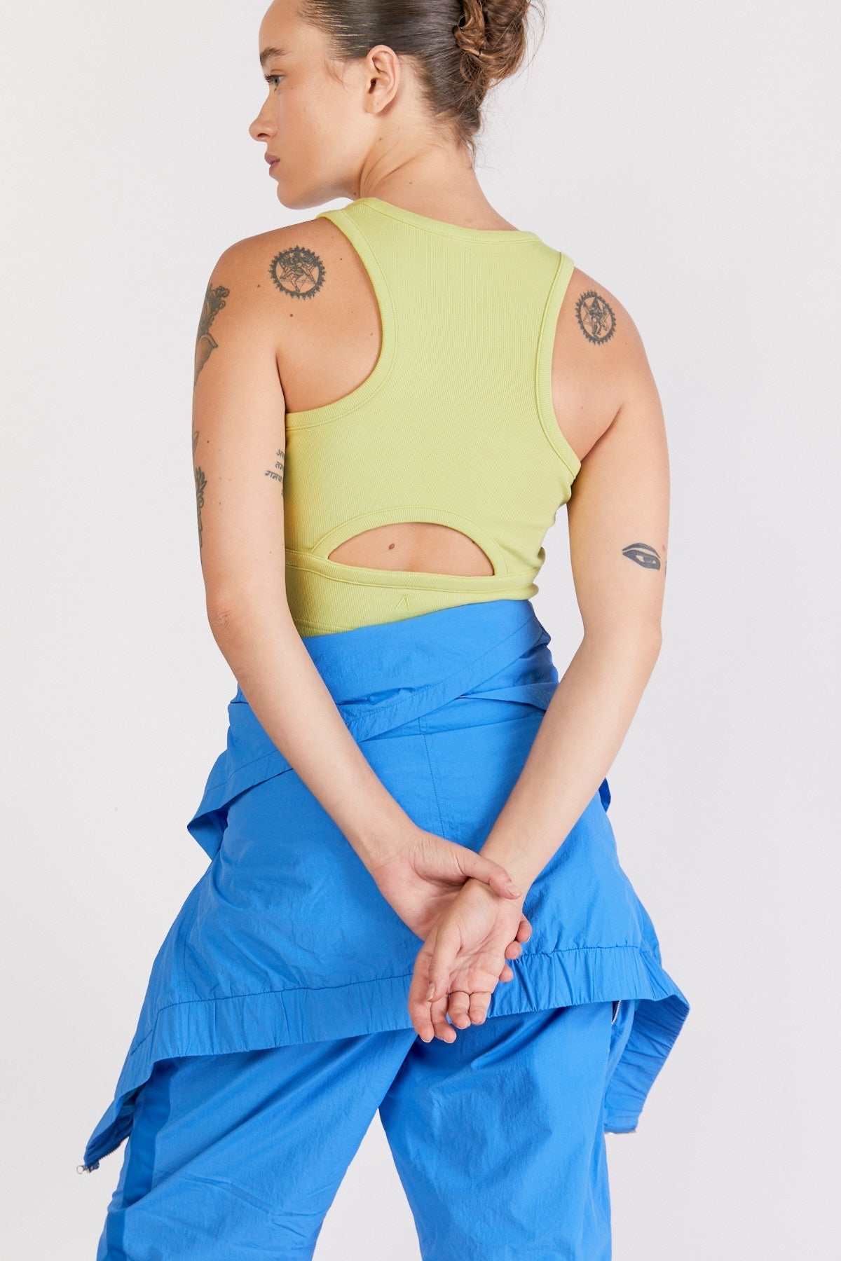 גופיית נומרו 14 בצבע ירוק