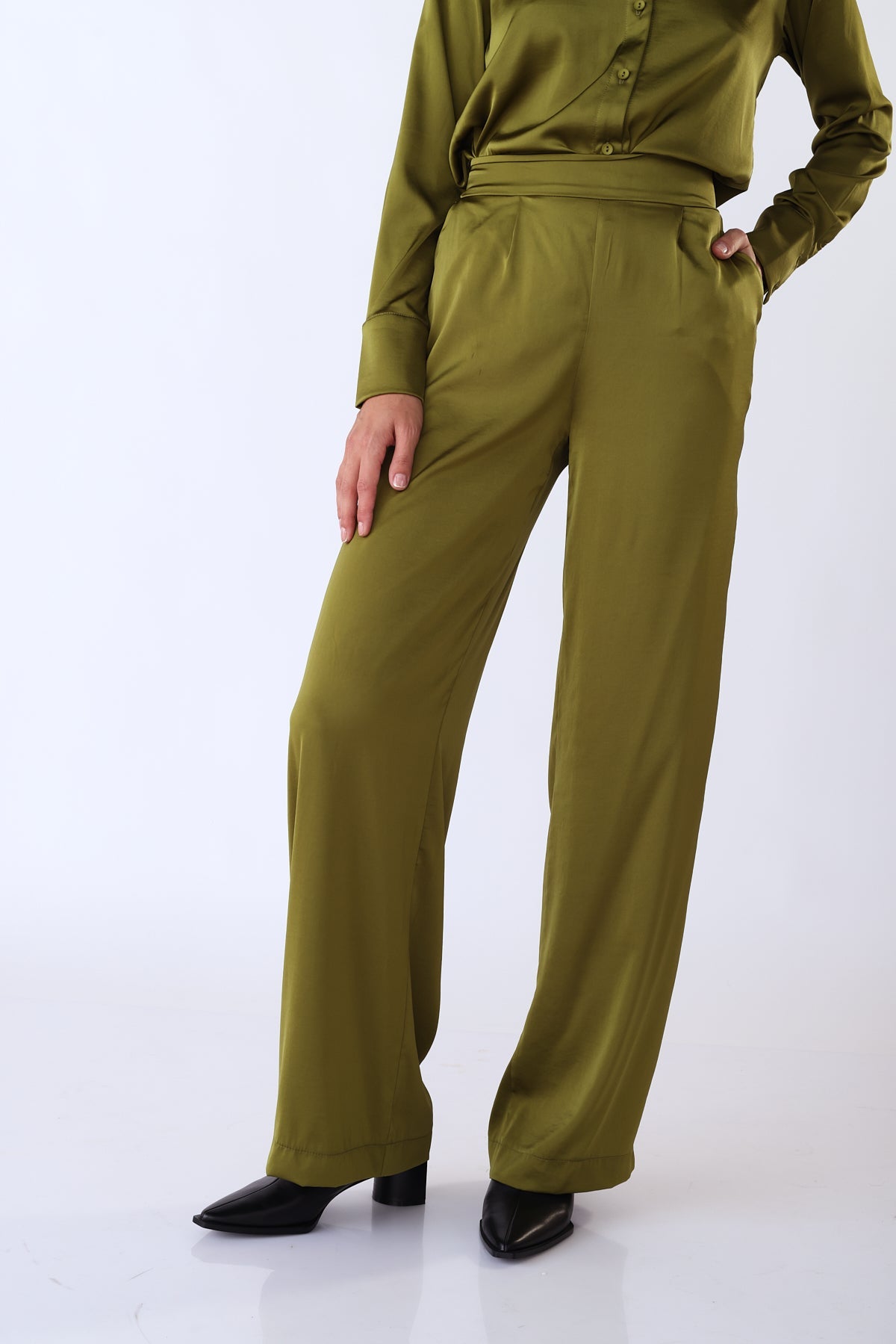 מכנסי רנה בצבע ירוק