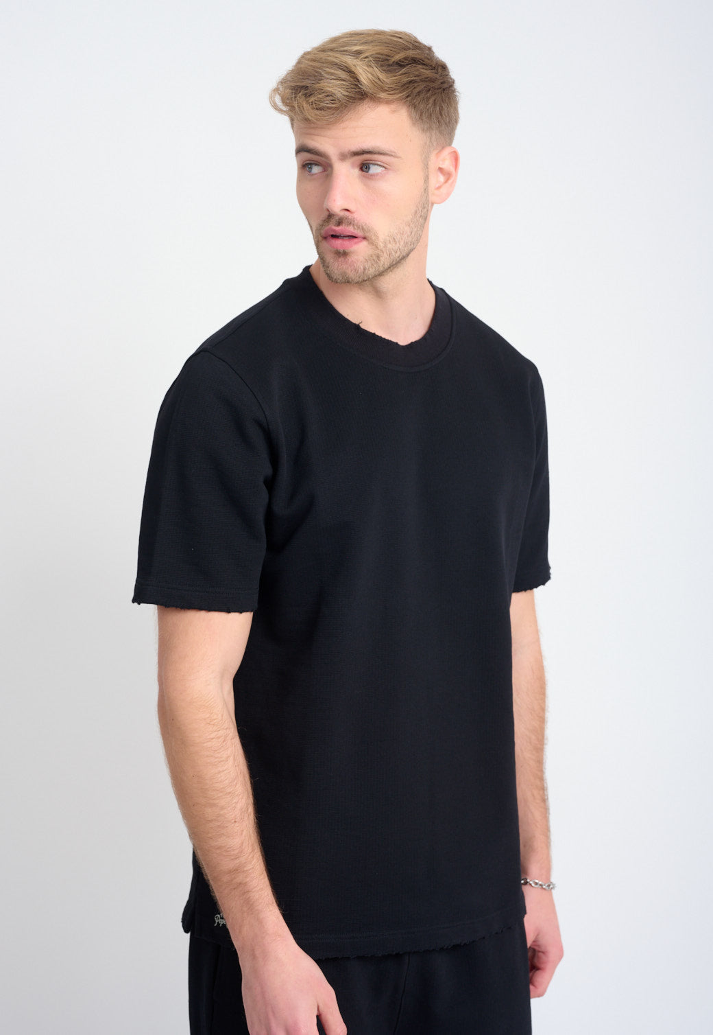 טי שירט GATA עם הדפס בגב בצבע שחור