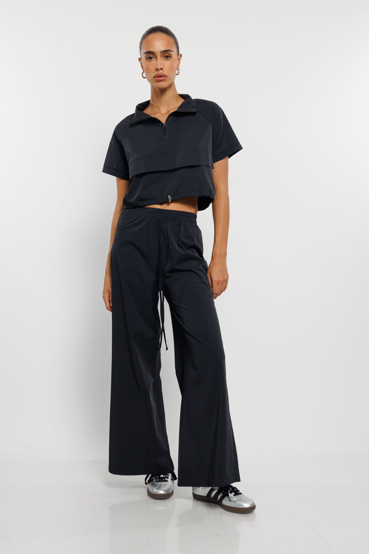 טופ Orbi בצבע שחור