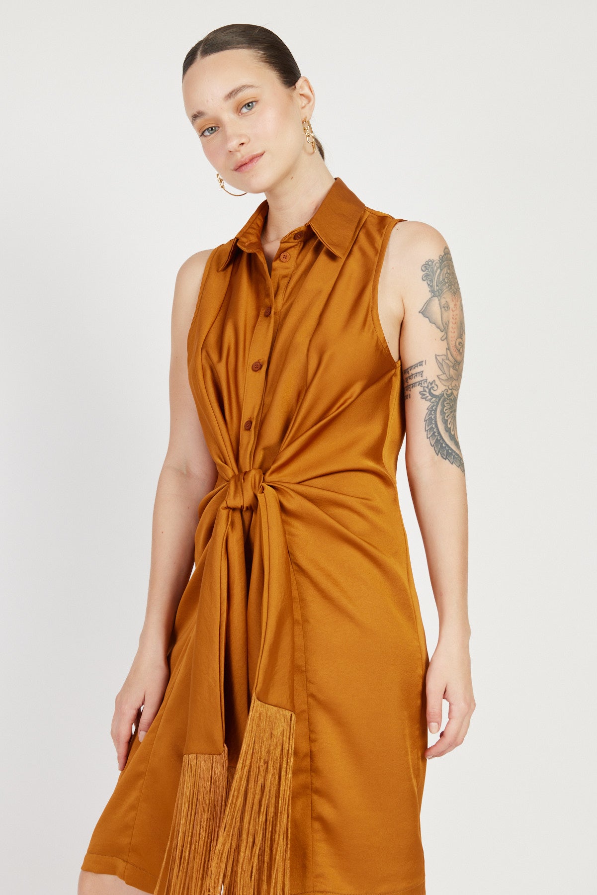 שמלת צעיף מיני בצבע חמרה