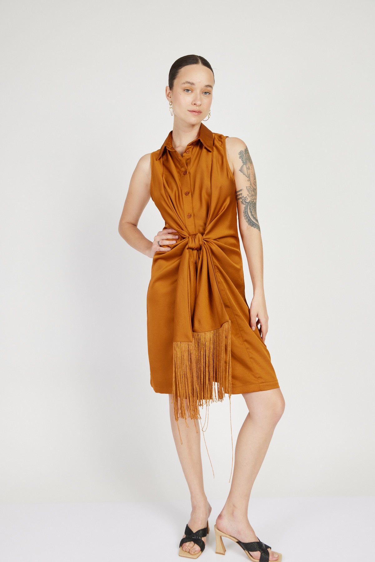 שמלת צעיף מיני בצבע חמרה