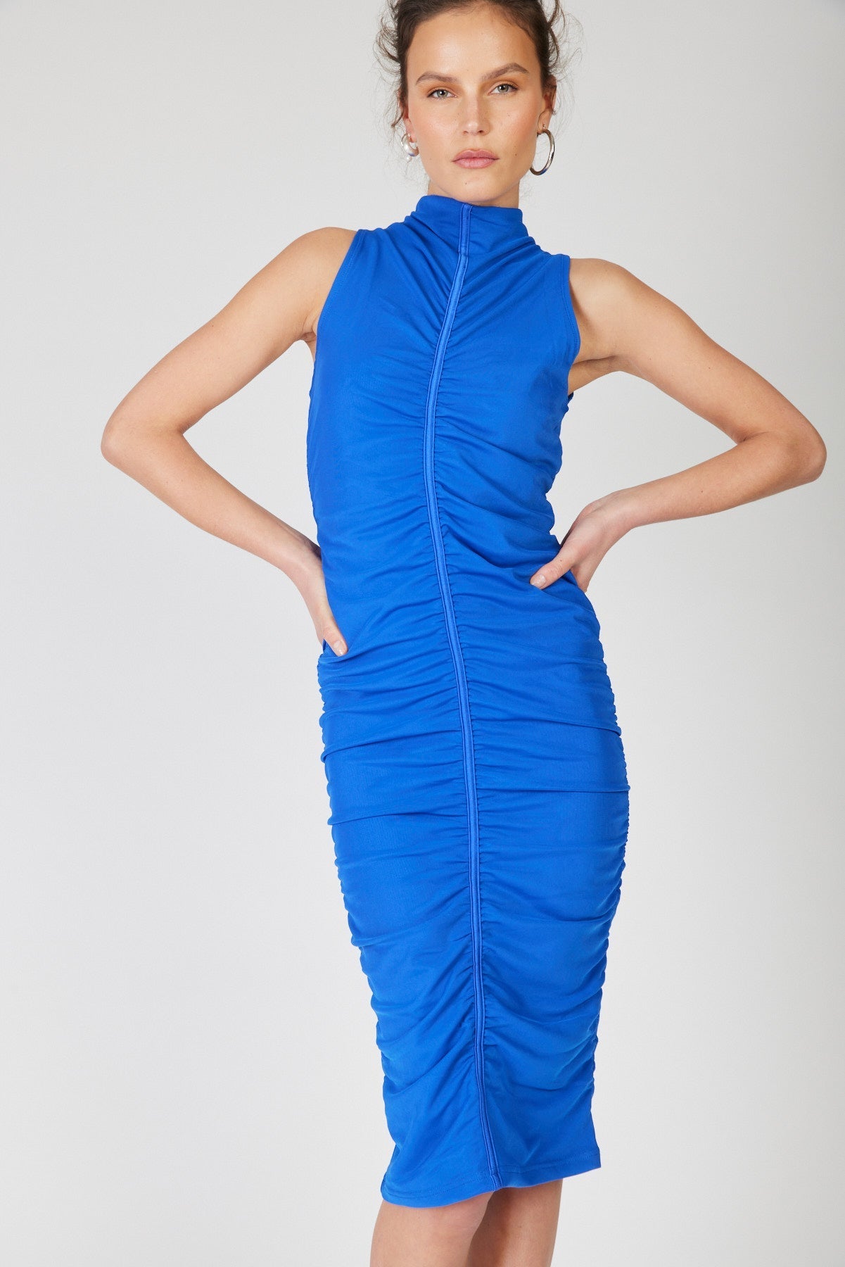 שמלת קלאוד כיווצים בצבע כחול