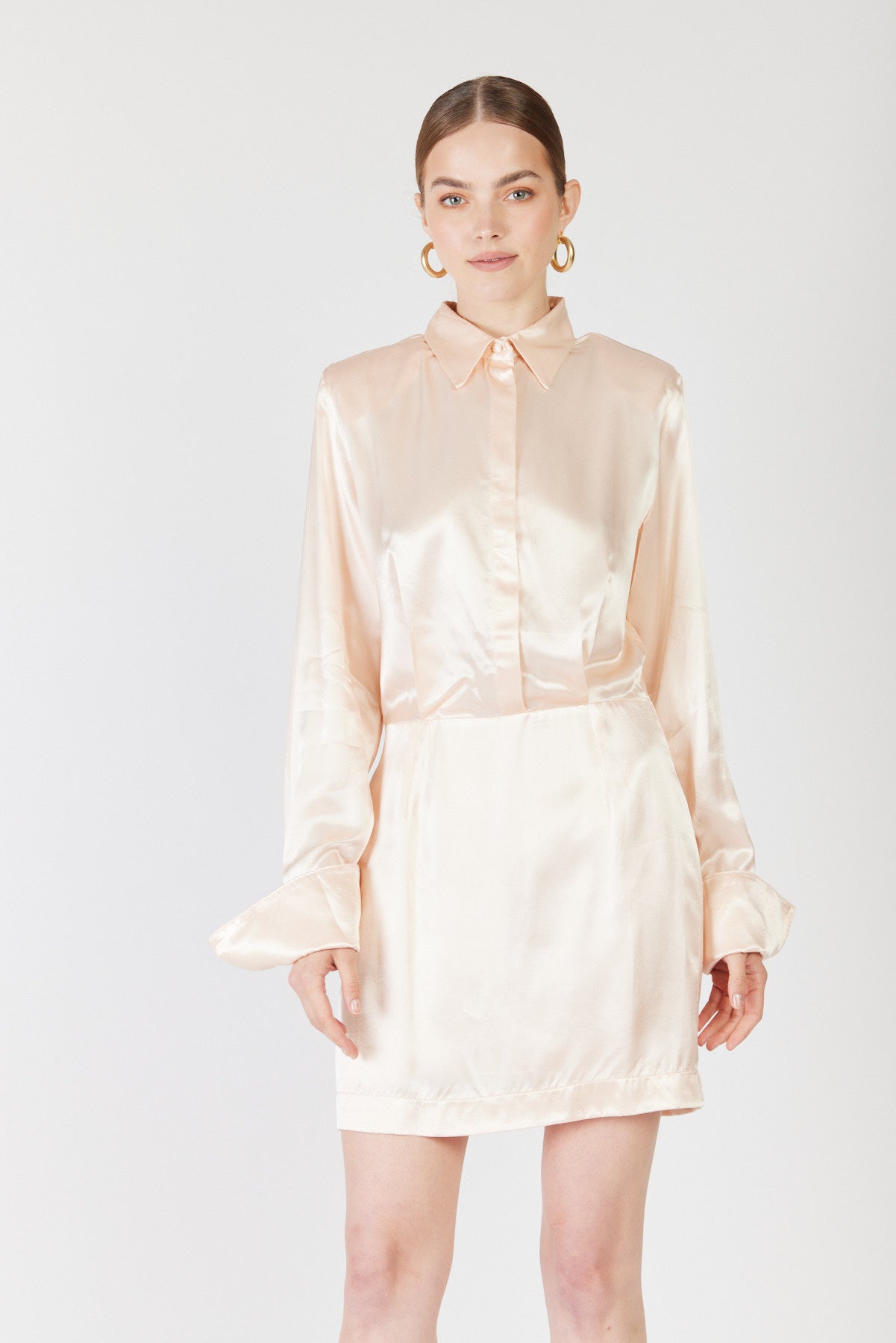 שמלת מיני נרה בצבע ניוד