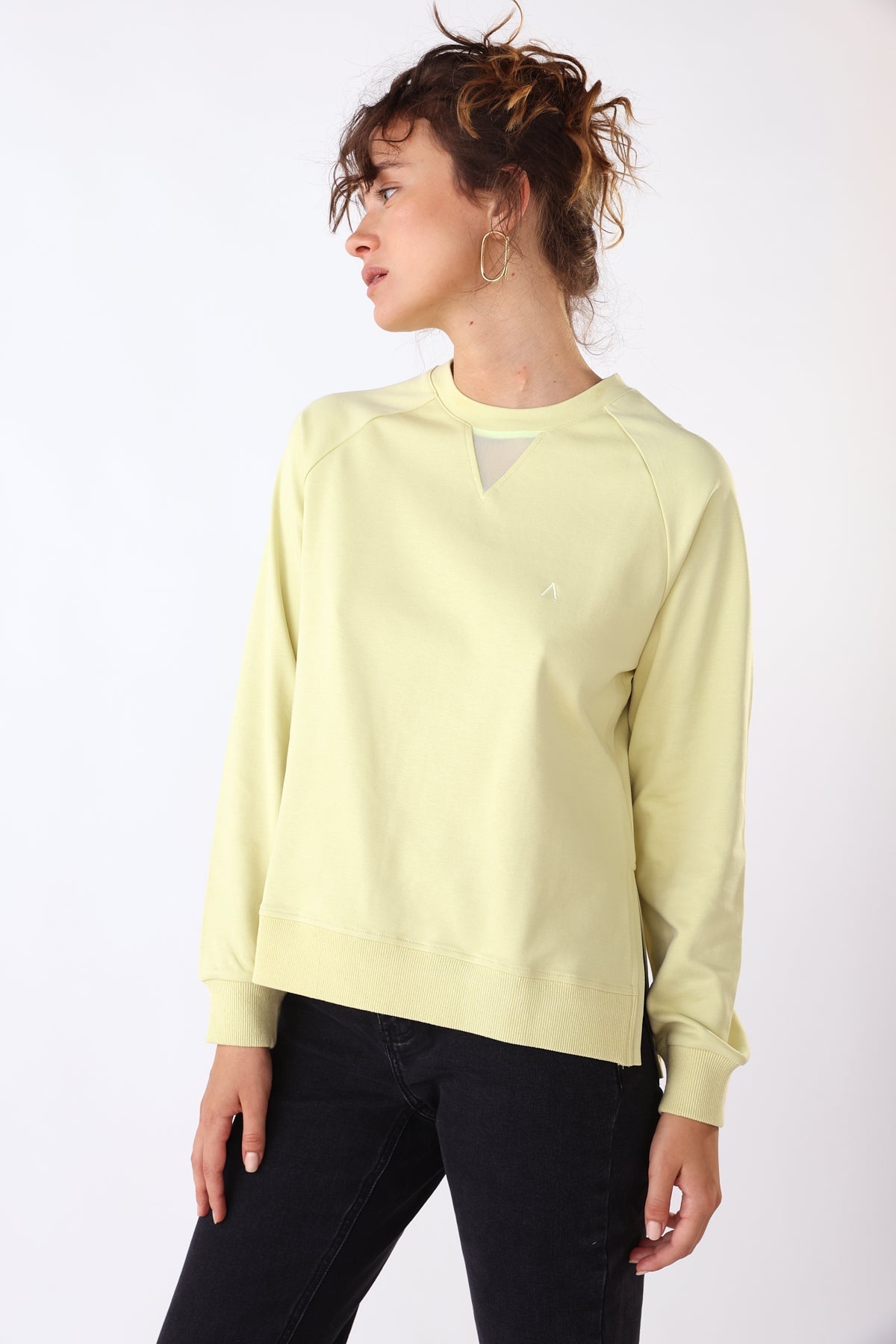 סווטשירט נומרו 10 בצבע ירוק