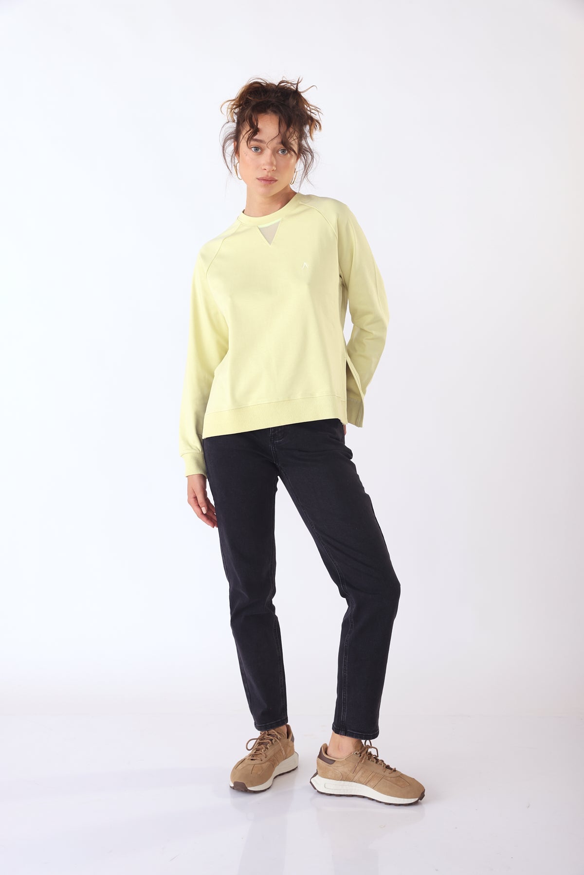 סווטשירט נומרו 10 בצבע ירוק