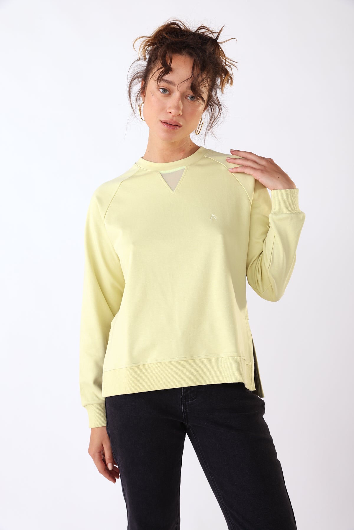 סווטשירט נומרו 10 בצבע ירוק