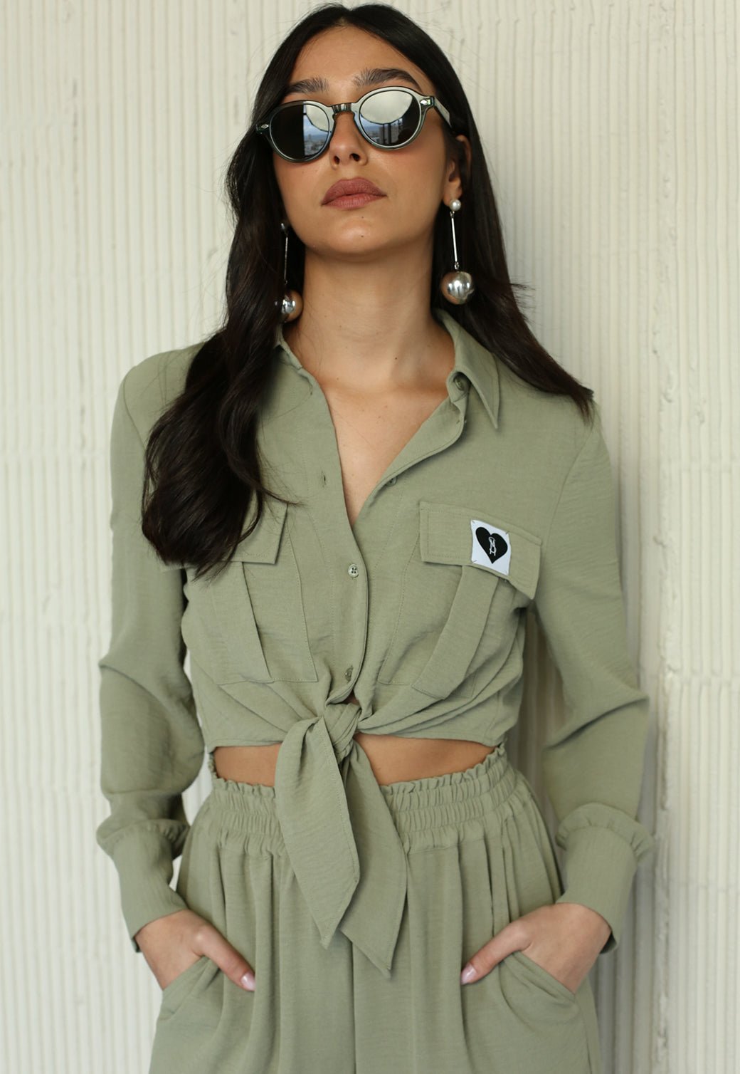 חולצה מכופתרת עם קשר Lucca נשים - Steve Madden