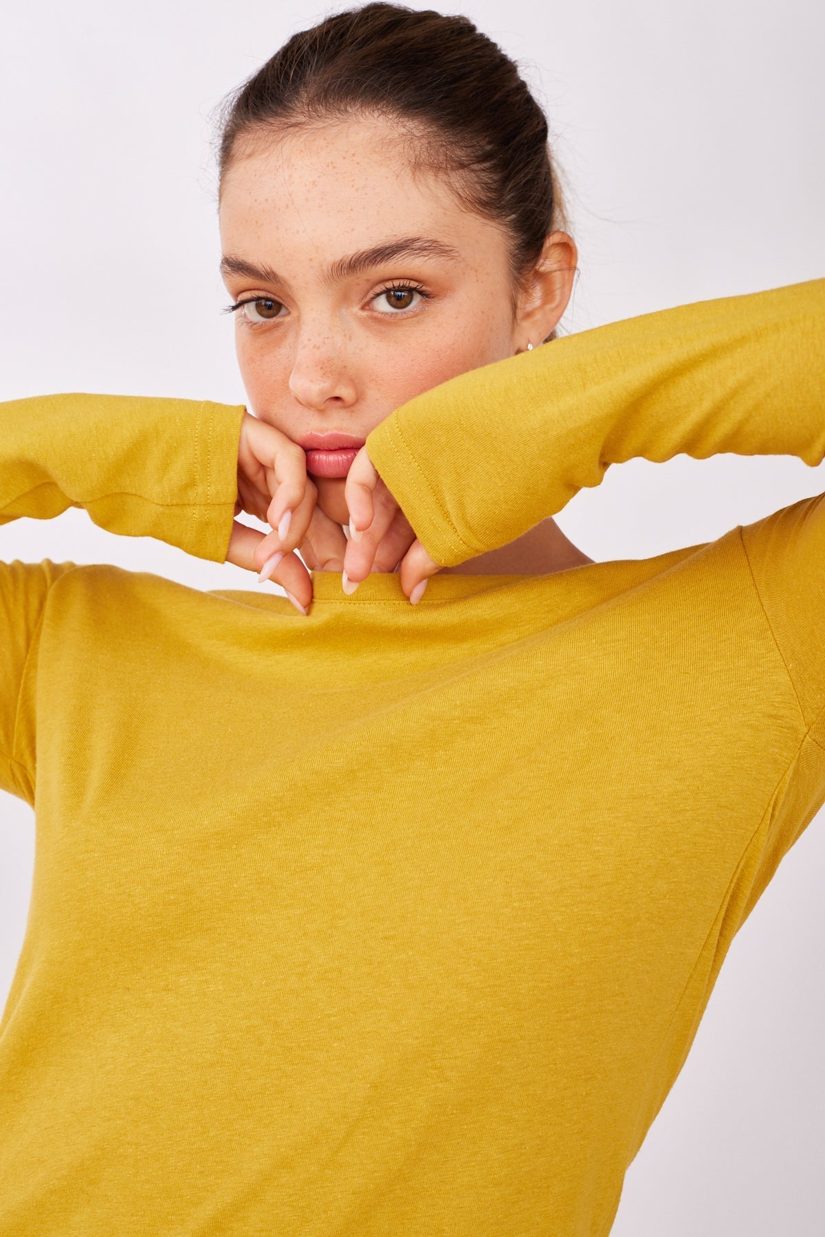 חולצה נומרו 7 בצבע חרדל