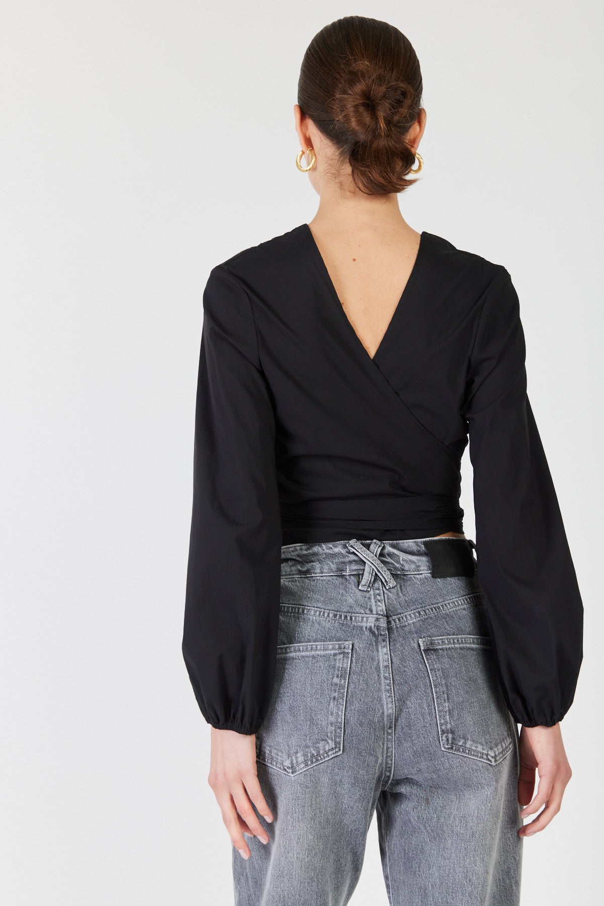 חולצת אוליביה בצבע שחור