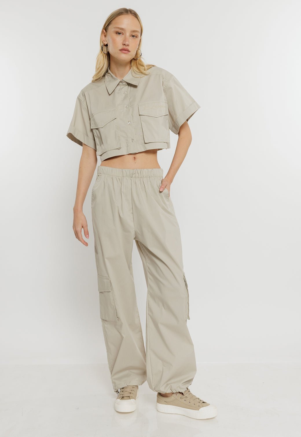 חולצת קרופ מכופתרת Charlie נשים - Juicy Couture