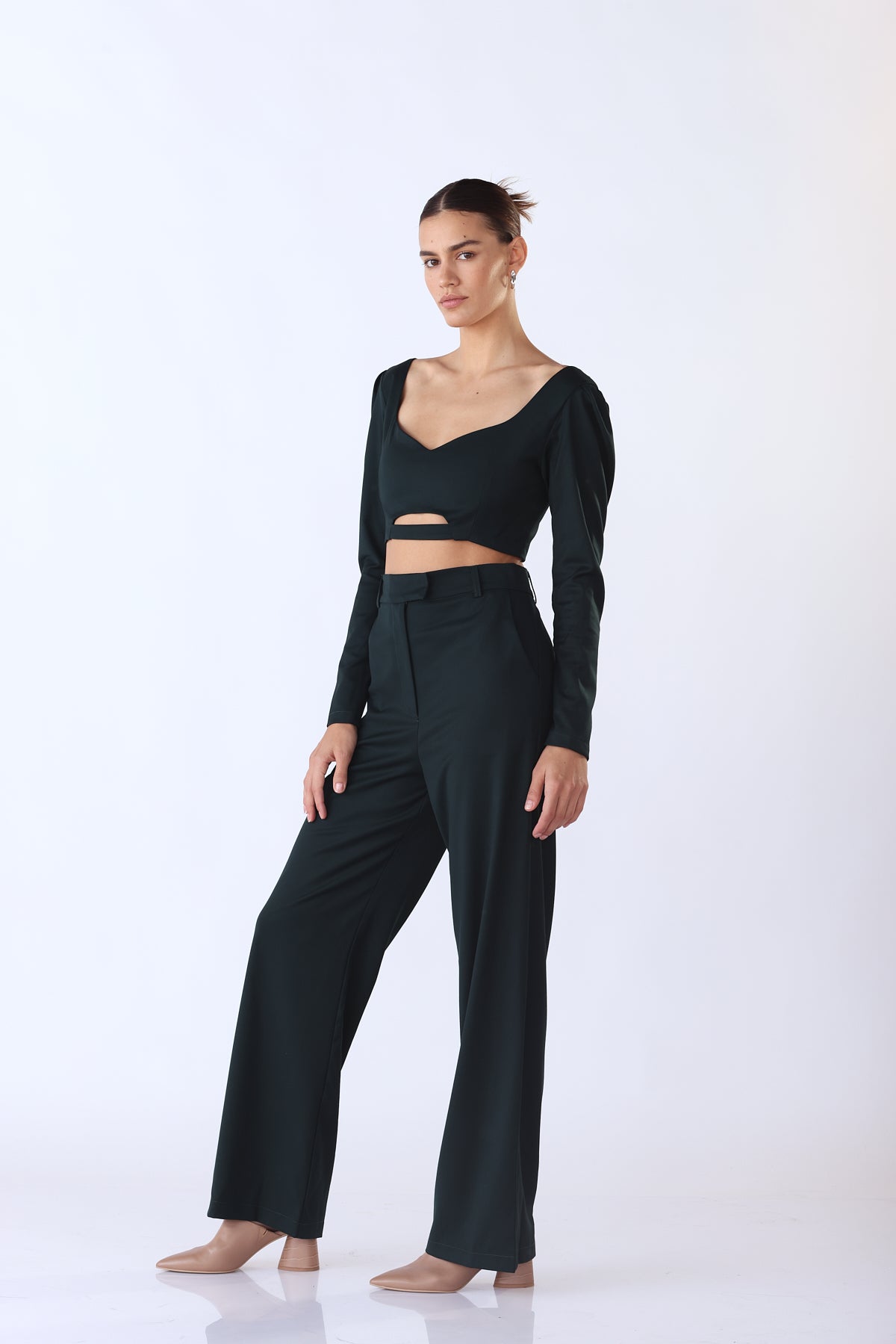 חולצת נינה בצבע ירוק כהה