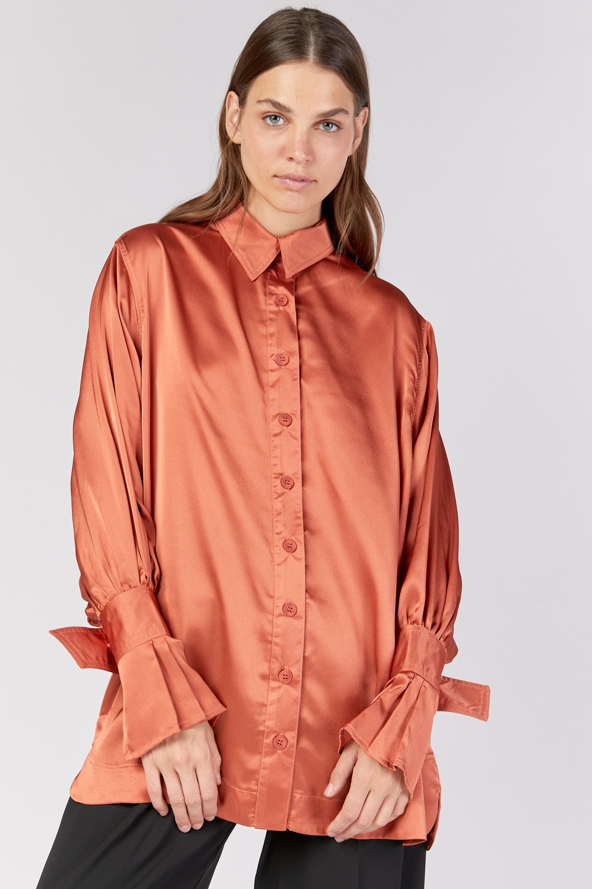 חולצת וילה בצבע חמרה