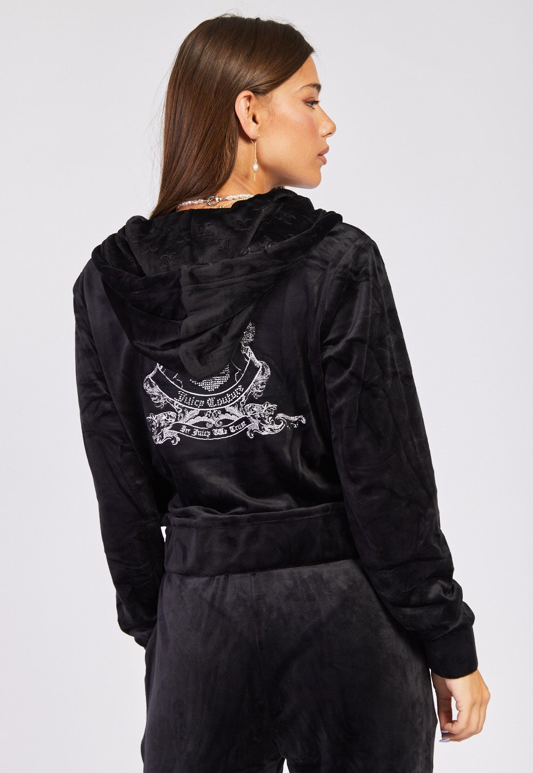 קפוצ'ון קטיפה עם לוגו נשים - Juicy Couture