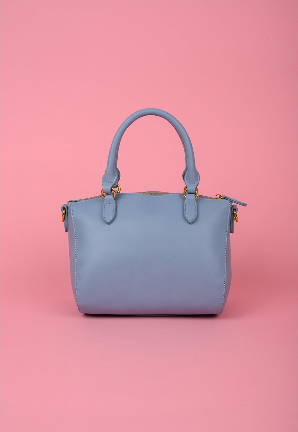 תיק קרוסבודי עם שרשרת ולוגו תלוי - Juicy Couture