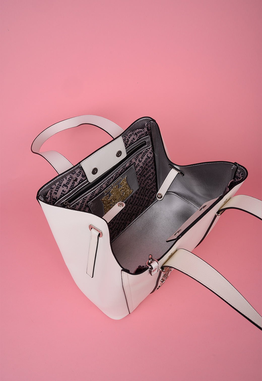 תיק נשיאה עם לוגו מטאלי - Juicy Couture