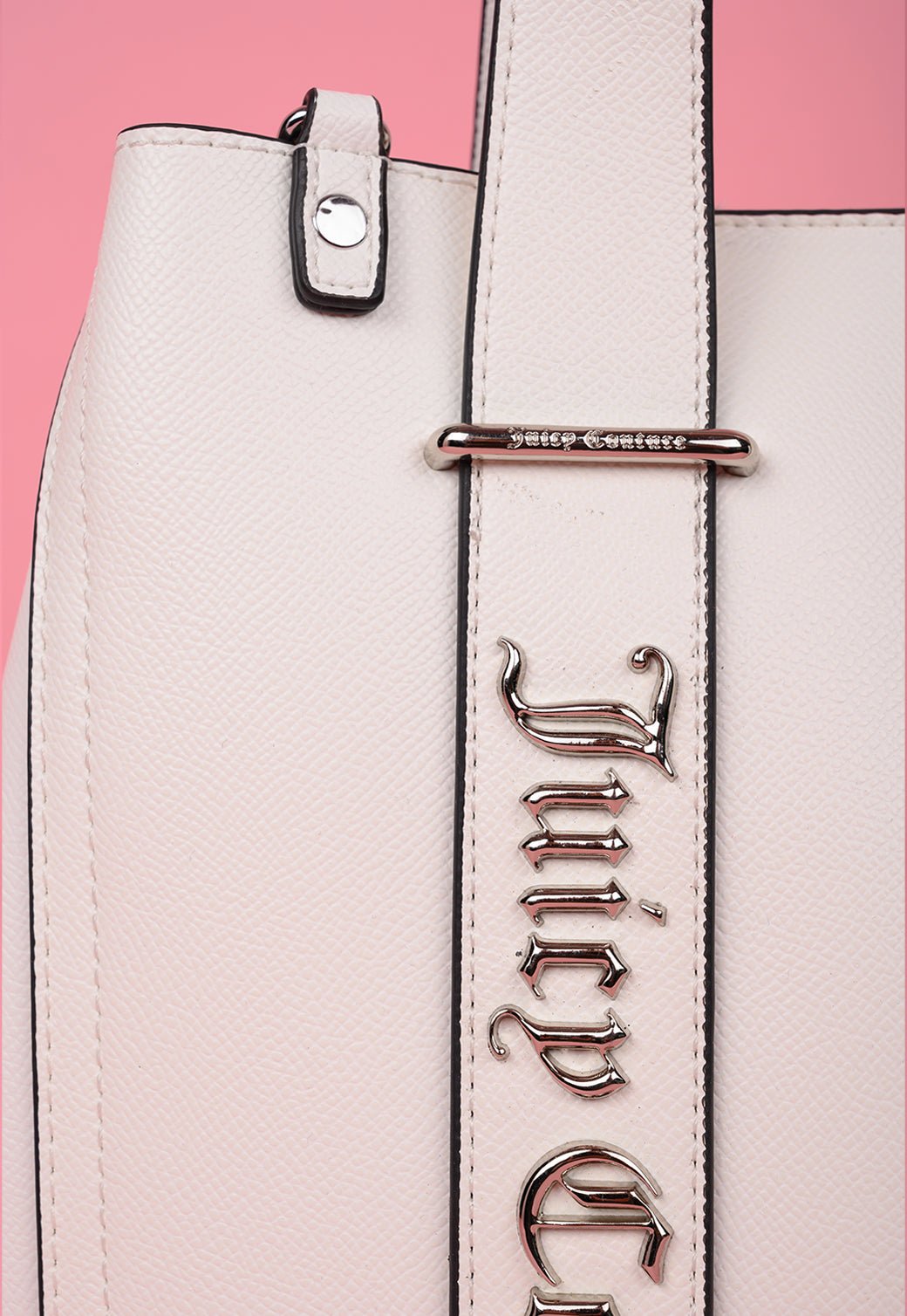 תיק נשיאה עם לוגו מטאלי - Juicy Couture